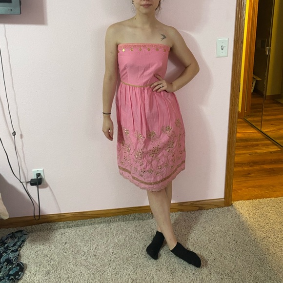 Express Strapless Barbie Pink Embroidered Dress Gold Accents Size 8 - Picture 3 of 13